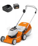 Tosaerba RMA 248 STIHL, con batteria AK 20 e caricatore AL 101